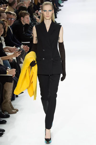 Look 8